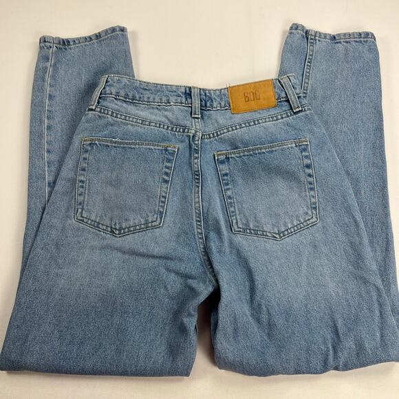 BDG Urban Outfitters High Rise Mom Jeans Medium Wash Distressed Size 27/32 - Picture 3 of 13